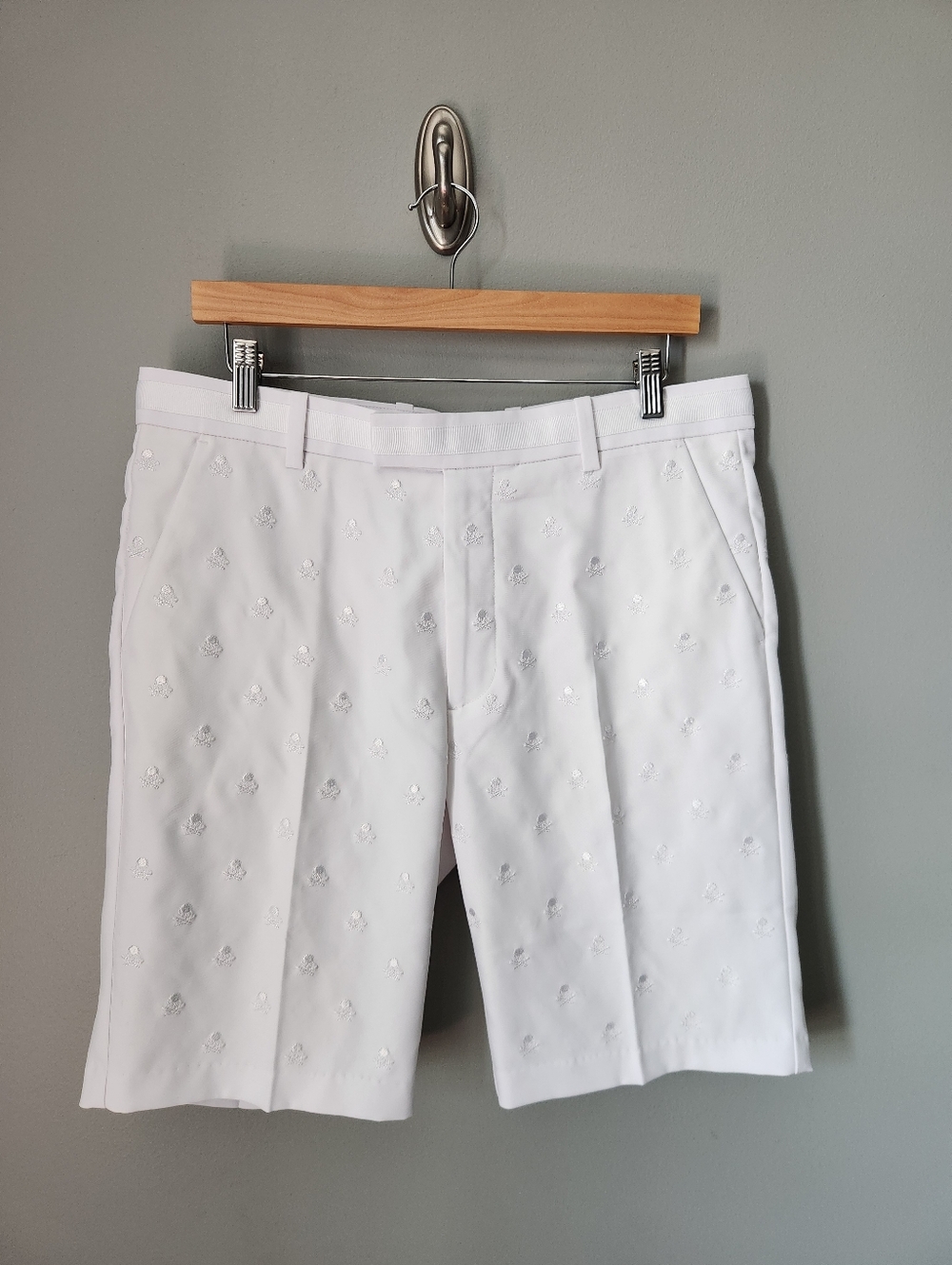 G/Fore White Golf Shorts Skull & T's Print Men's Size 34